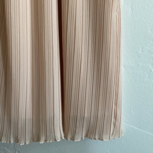 Crotchet and Pleated Dress - Tan/Light Pink - Small - Picture 4 of 5